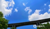 今明天湖南大部晴热高温 26日起部分地区有强降雨过程