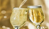 起泡酒是香槟酒吗？起泡酒度数高吗？