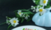 熏肉豆腐炒蒜苔的做法