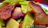 莴笋炒酱肉的做法