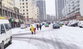 甘肃定西降雪 道路结冰交通受阻