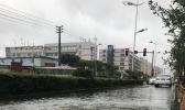 强降雨袭四川南充 路面积水出行困难