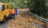 受连日暴雨的影响 广西仍有12条公路因山体滑坡交通中断