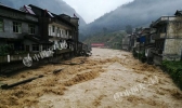 重庆城口大暴雨致河水涌进民房 明后天强降雨席卷全市
