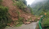 陕西岚皋县佐龙镇发生道路塌方 目前多路道路恢复正常通行