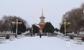 内蒙古乌审旗迎2019年首场雪 清雪工作稳步进行