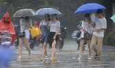 全国天气：华南受台风雨影响 北方多地始入秋