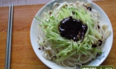 夏天简易—炸酱面的做法