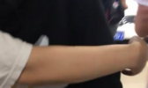 Baby被保安搂腰是怎么回事 Angelababy为何被保安搂腰