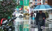 贵州黎平阴雨连绵 市民出行“难”