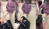因上错地铁女孩脚踹妈妈具体怎么回事？孩子有暴力倾向该怎么教育？