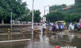 台风影响下海南风雨来袭 海口等地有大雨琼州海峡停航