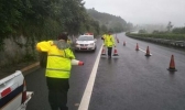 受降雨天气影响 兰州部分路段双向交通管制