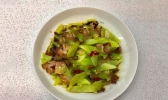 莴笋炒什么最好 莴笋炒腊肉的做法