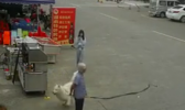 老人被狗绳绊倒摔地后身亡具体怎么回事？最后怎么解决？