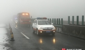 湖北宜昌迎降雪 沪渝高速部分路段出现积雪