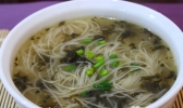 雪菜汤米面的做法