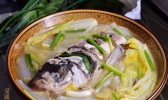 粉皮白菜鲢鱼汤的做法
