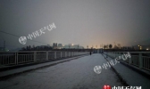 甘肃白银等地降雪致交通管制 兰州明天最高温将跌至冰点