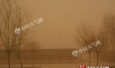 内蒙古拐子湖现今年首场沙尘暴 未来大风降温降雪扰春运