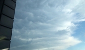 魔幻天空！北京雷雨来袭天空波云诡谲如电影大片