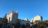 今天北京晴空当头阵风五级 需防晒防风