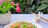 虾仁炖粉条的做法