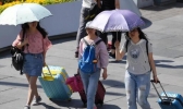 北京高温蓝色预警依旧生效 多地37℃以上高温要谨防中暑