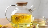 菊花茶变绿怎么回事 菊花茶变绿了还能喝吗