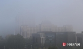 银川遇大雾 站在十字路口 竟看不到红绿灯