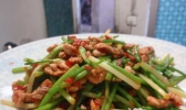 韭菜花炒肉丝（糟辣椒的做法）