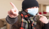 口罩蓝面在外还是白面在外 口罩如何区分里外和上下