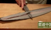 鳗鱼分切除骨的做法