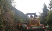 湖南蓝山县暴雨一路段发生塌方 目前已恢复正常通行